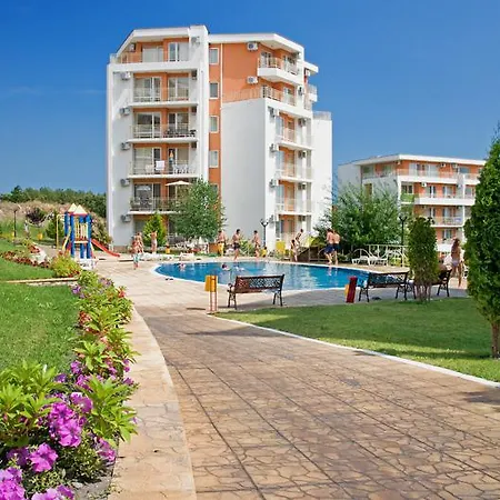 Crown Club Apartment *