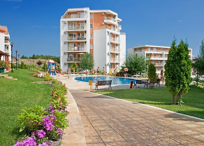 Crown Club Apartment *