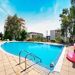 Crown Club Apartament *