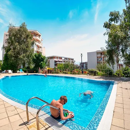 Crown Club Светий Влас