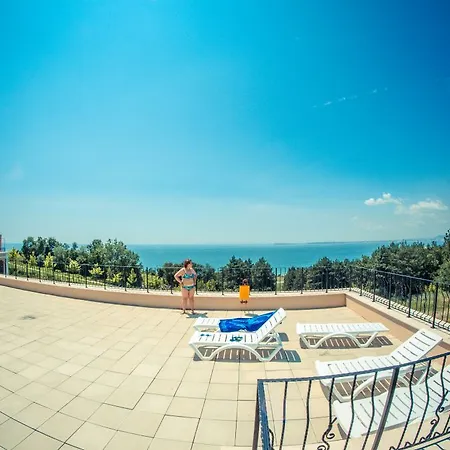 Crown Club Светий Влас