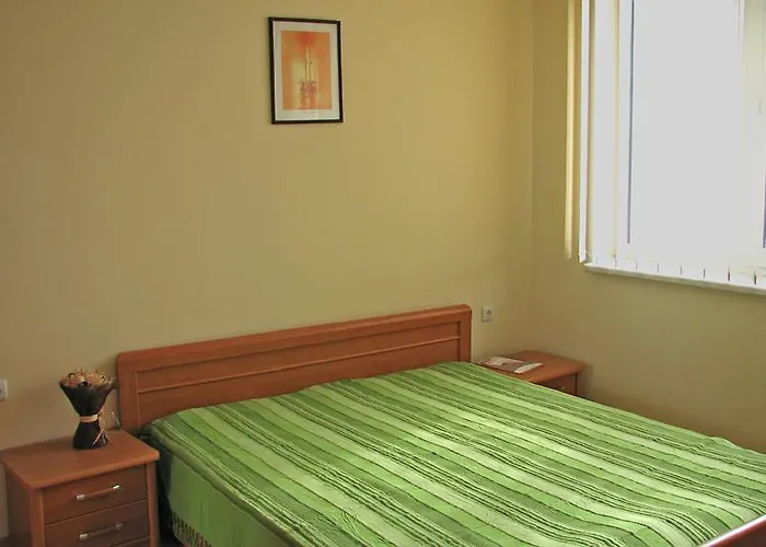 Crown Club Светий Влас